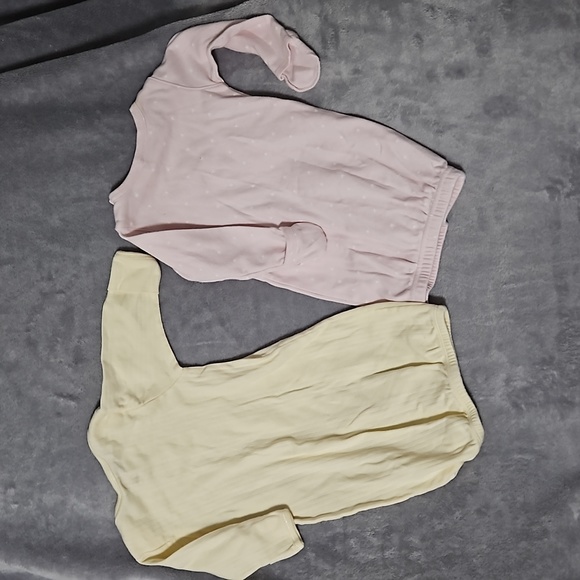 Bundle of 2 Baby Girl Sleepers with Open Bottom - Picture 4 of 6